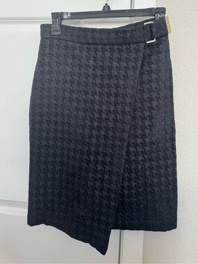H&M Black Houndstooth Asymmetrical Wrap Skirt
